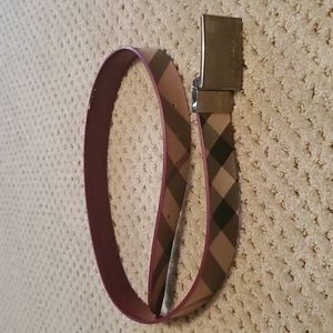 Burberry reversible fuchsia belt